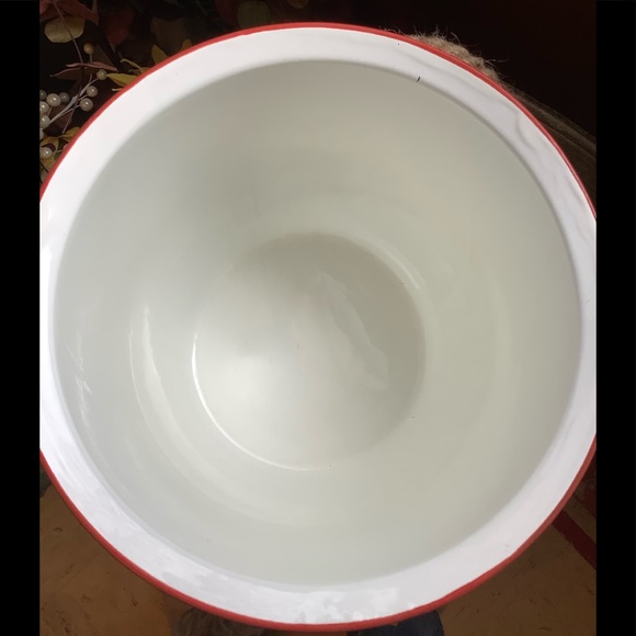 Vintage Farmhouse Enamel Pot - Picture 6 of 9